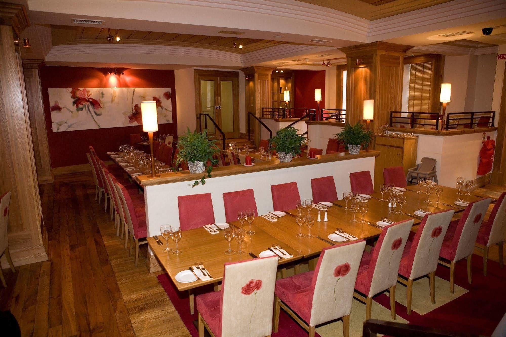 Carnegie Court Hotel Swords Exterior photo